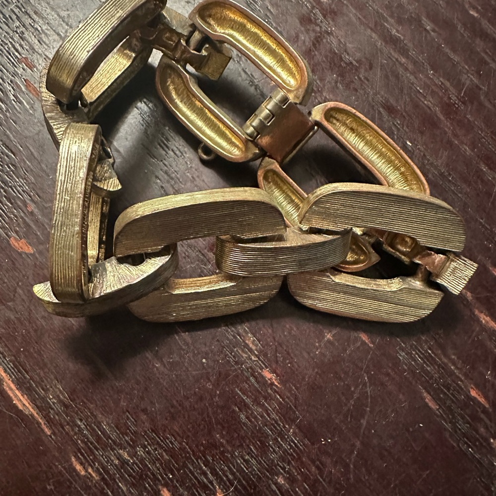 Tori Spelling Gold Geometric Link Bracelet